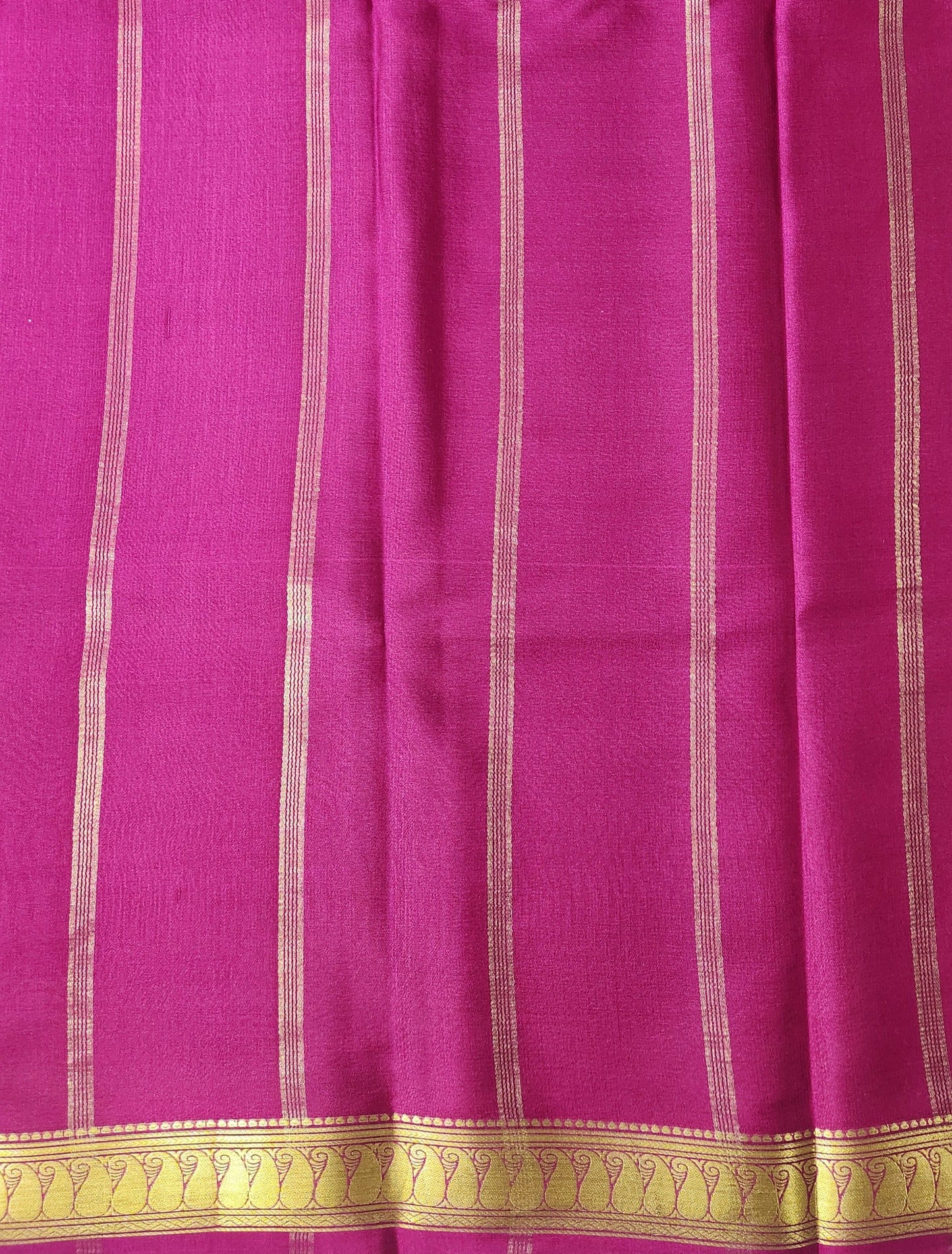 Classic Contrast: Pure Crepe Saree