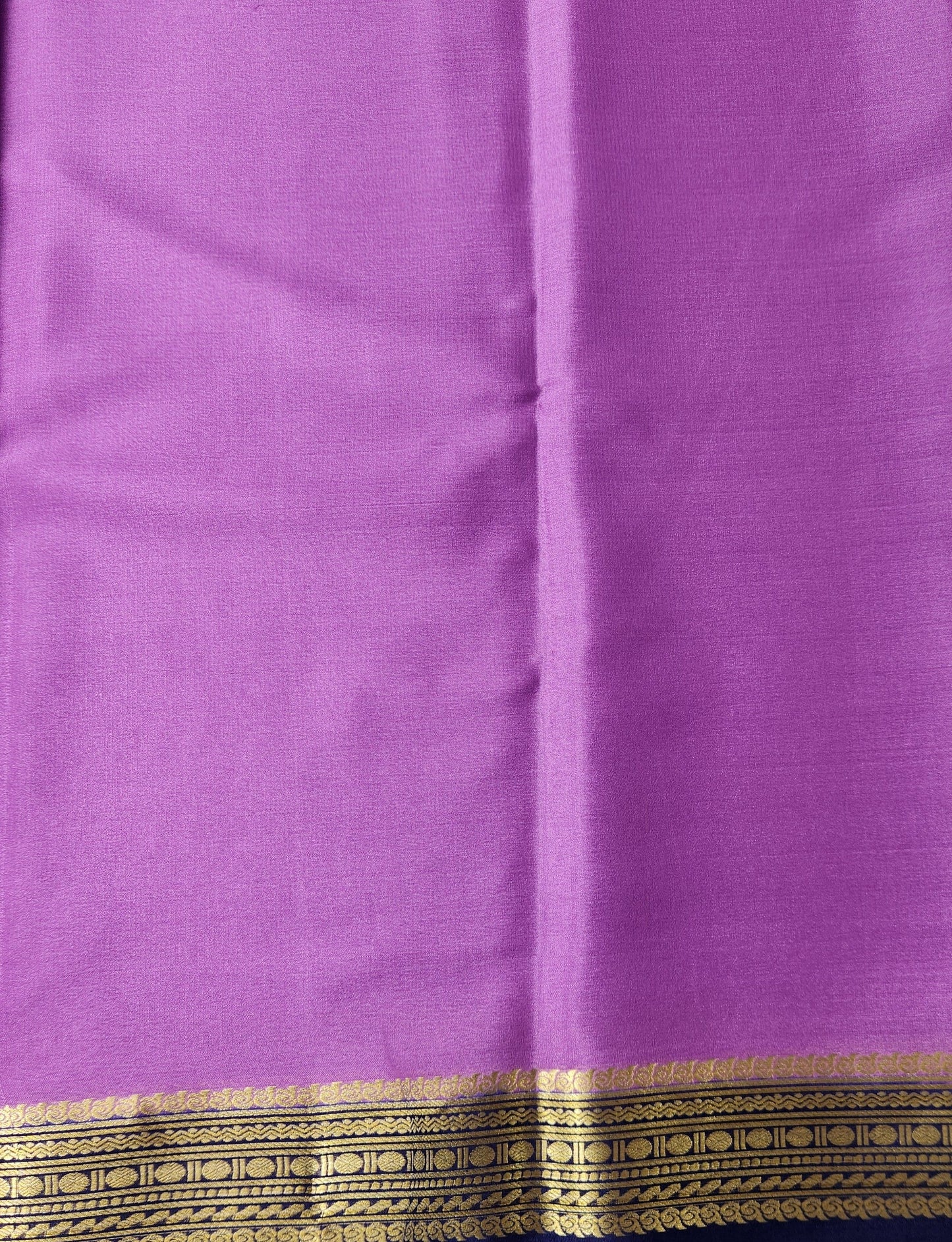 Classic Contrast: Pure Crepe Saree