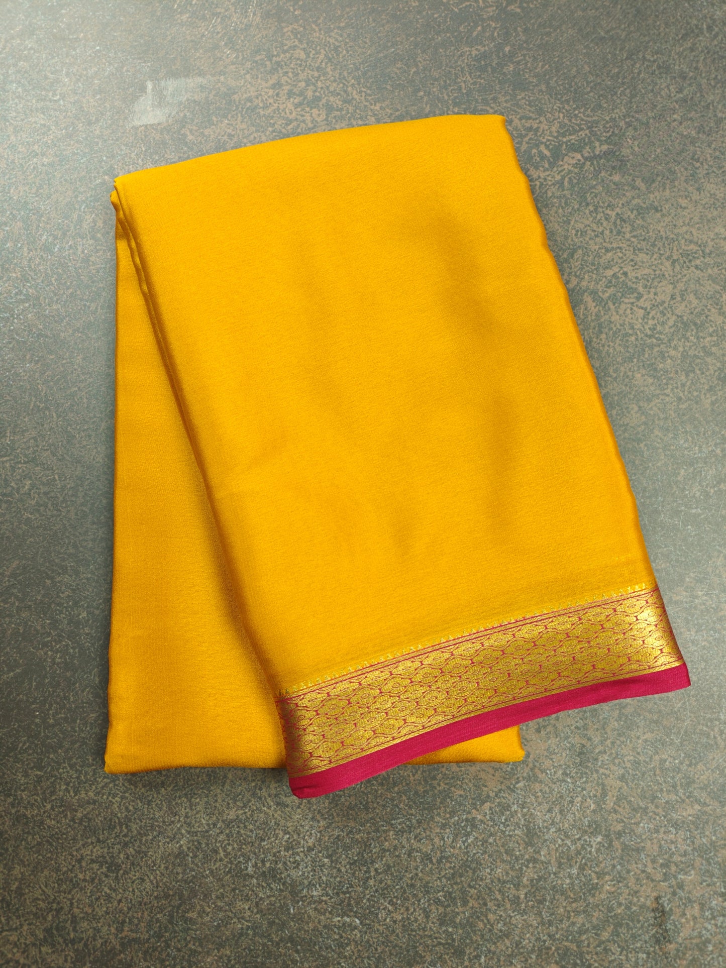 Classic Contrast: Pure Crepe Saree