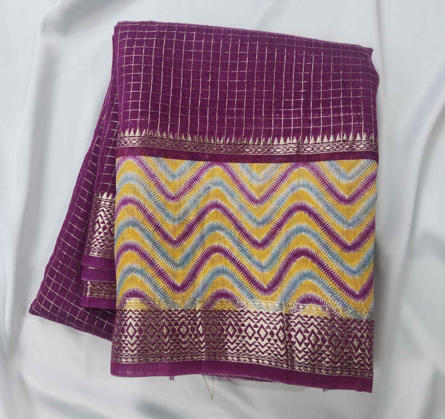 Waves & Weaves - Printed Saree