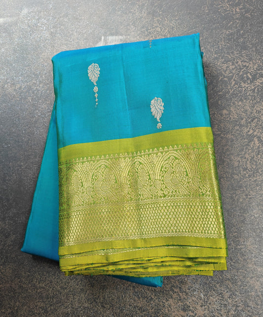 Verdant charm - Handwoven Kancheevaram Pure Silk Saree