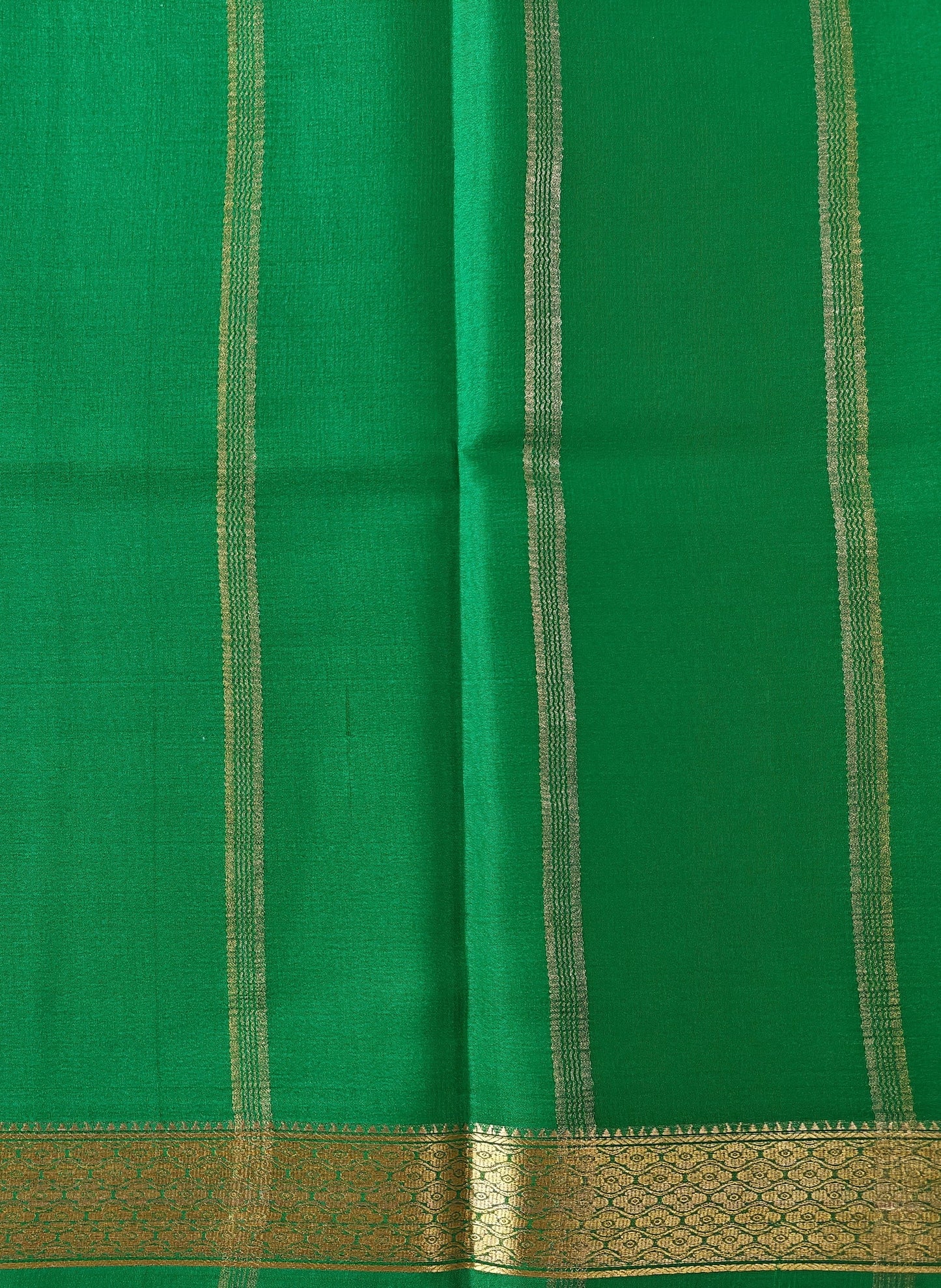 Minimalism - Pure Crepe Self Saree