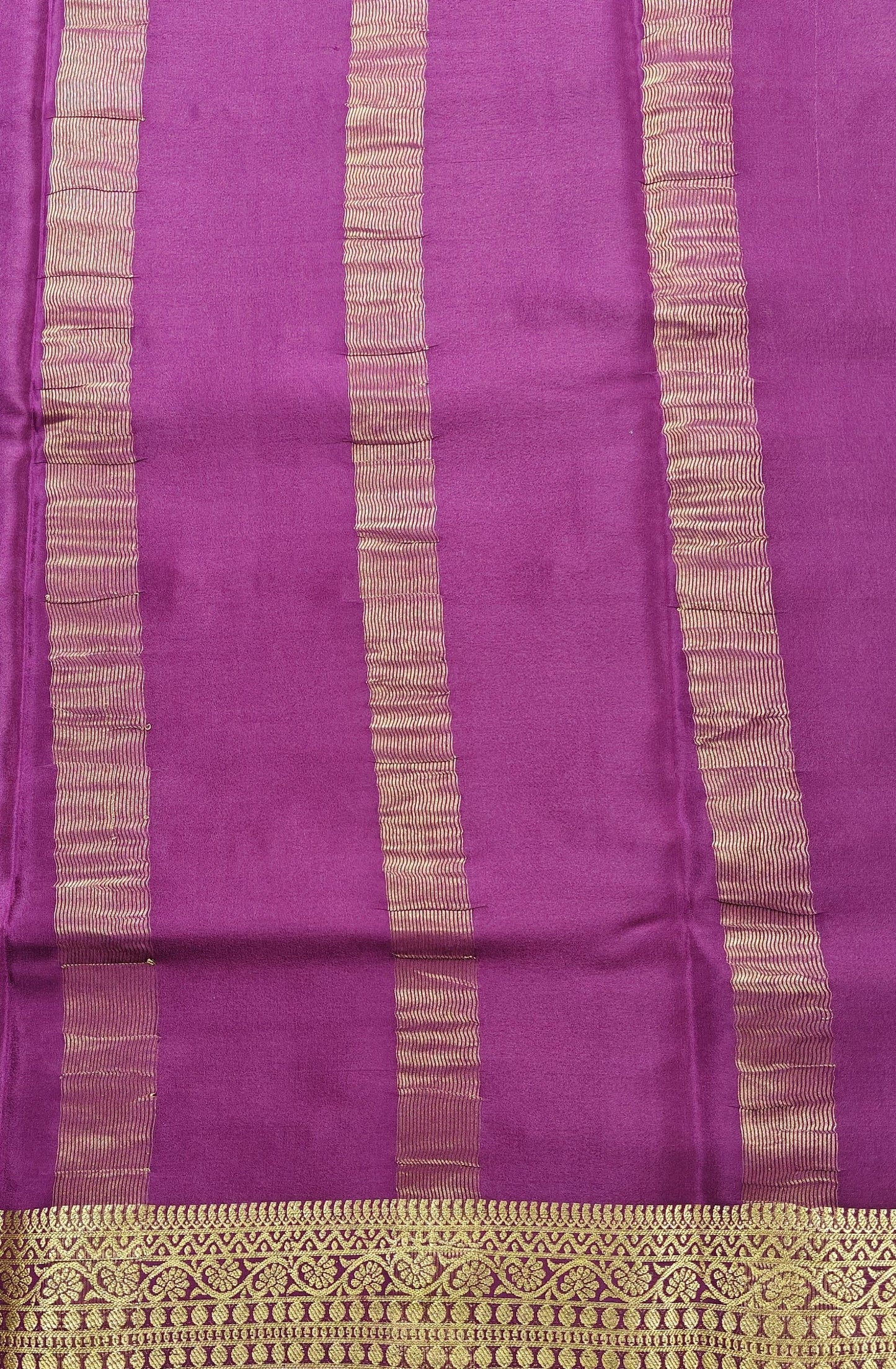 Pure Crepe Saree with small  motifs
