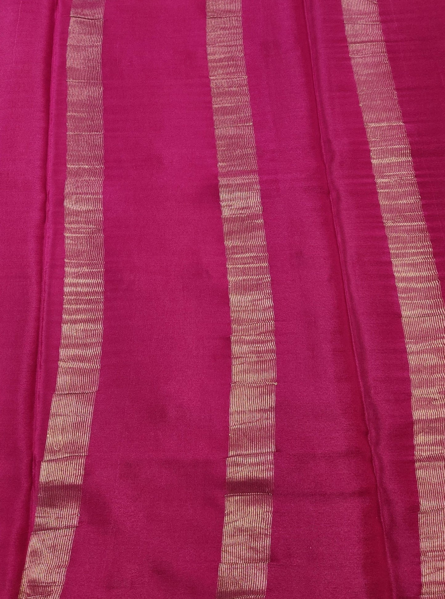 Pure Crepe Saree with small  motifs