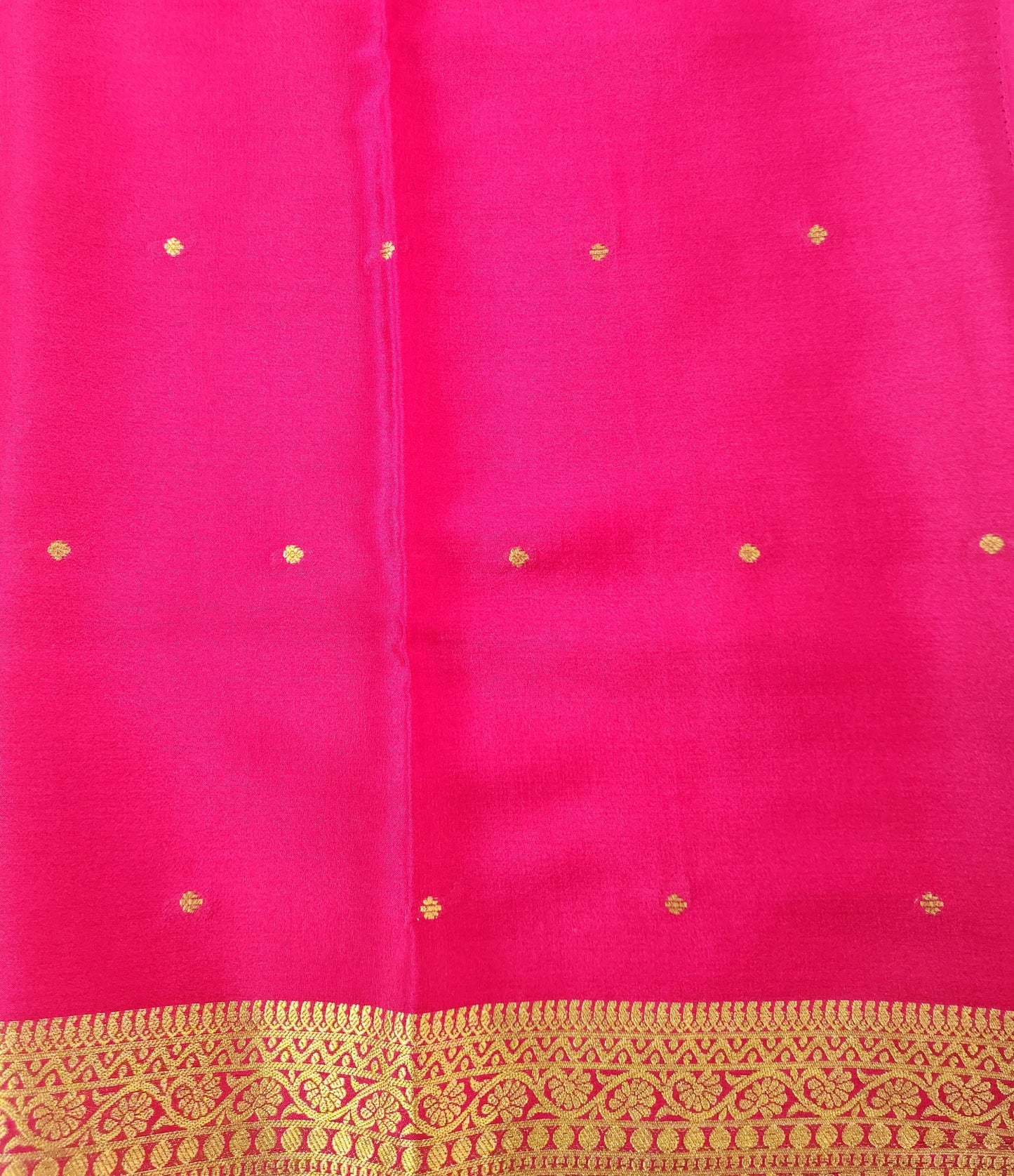 Pure Crepe Saree with small  motifs
