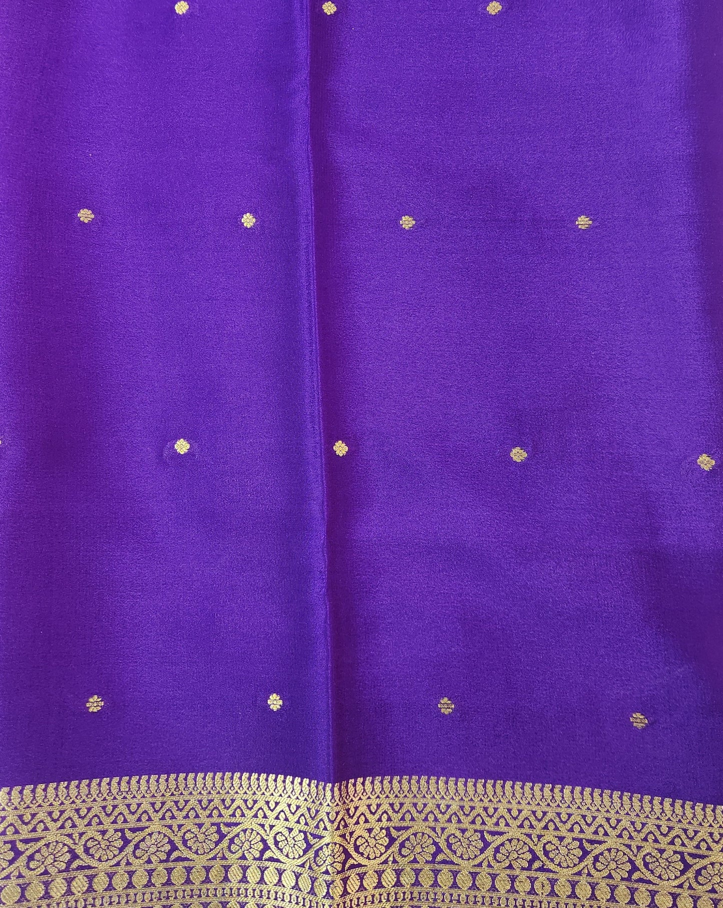 Pure Crepe Saree with small  motifs