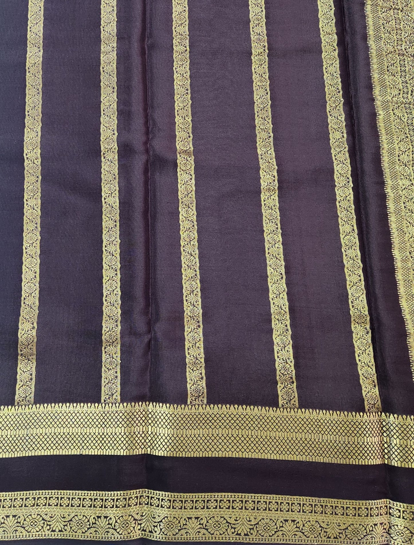 Pure Crepe saree with Bentex border