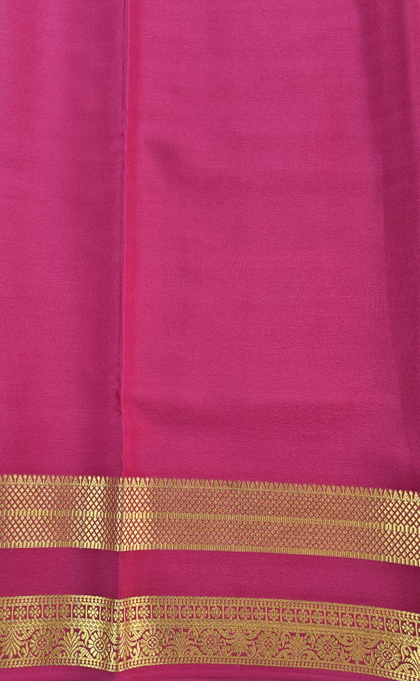 Pure Crepe saree with Bentex border