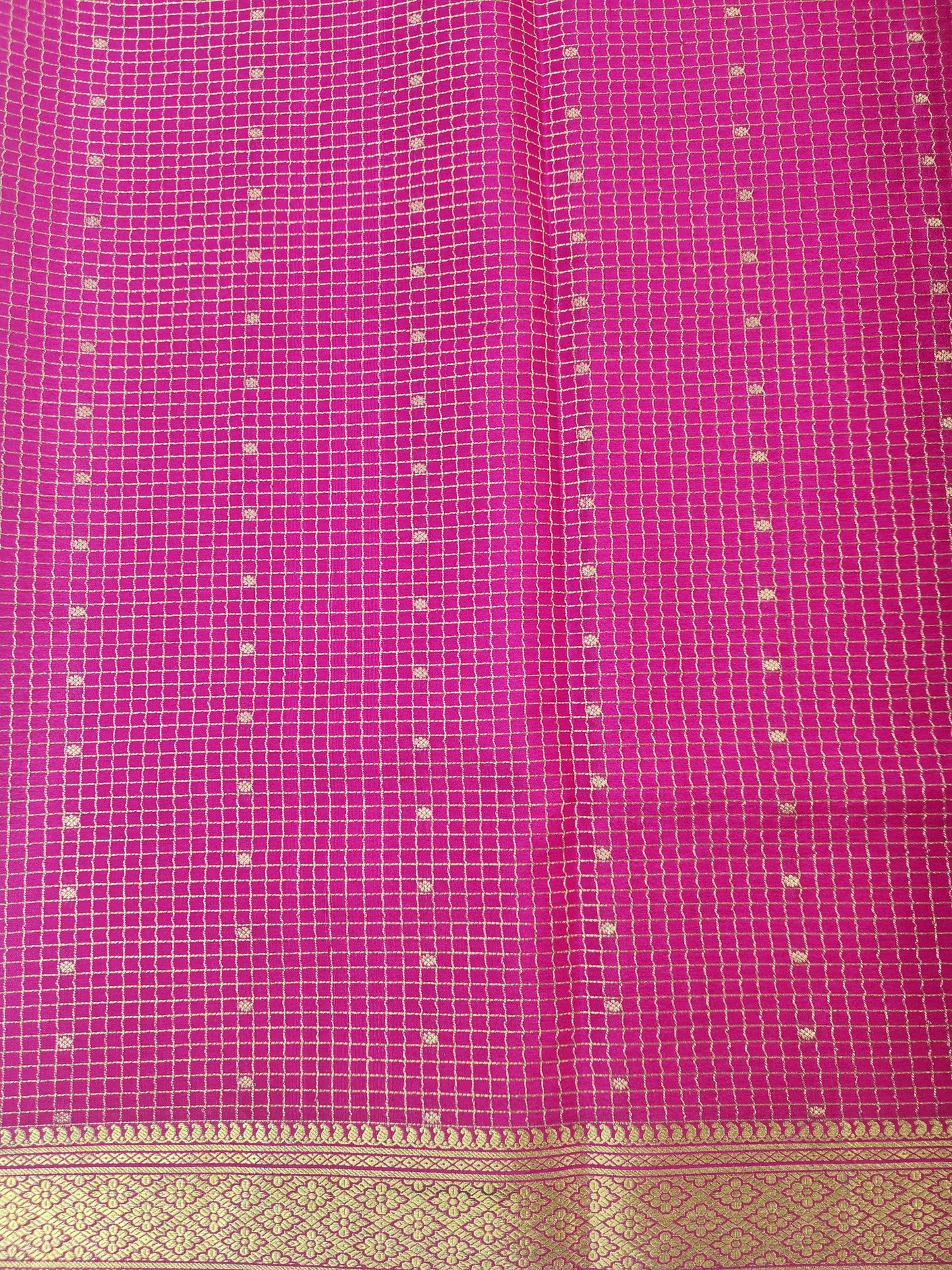 Golden Grid Elegance - Pure Crepe 100grams saree