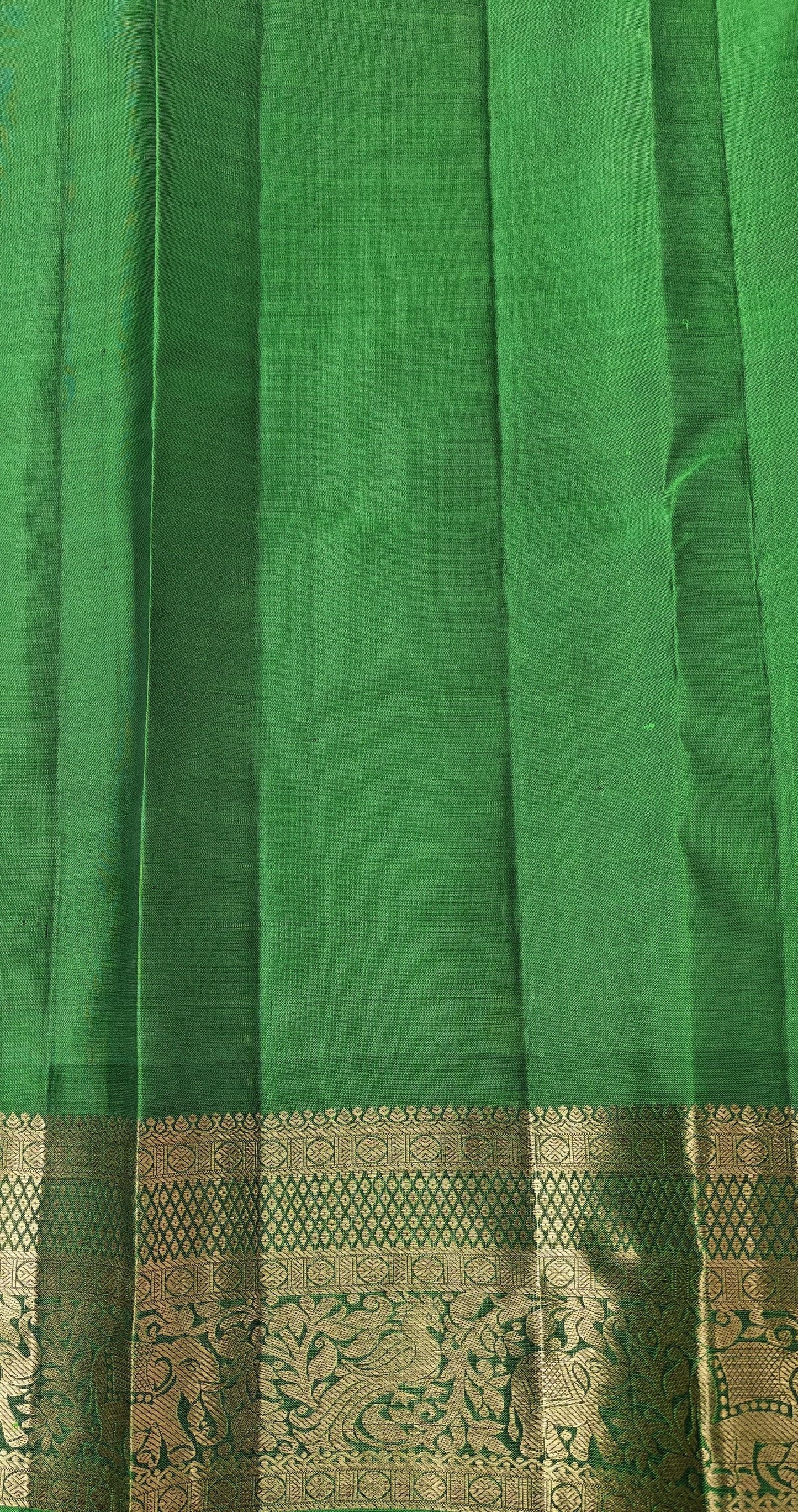 Violet Veil - Handwoven Kancheevaram Pure silk saree