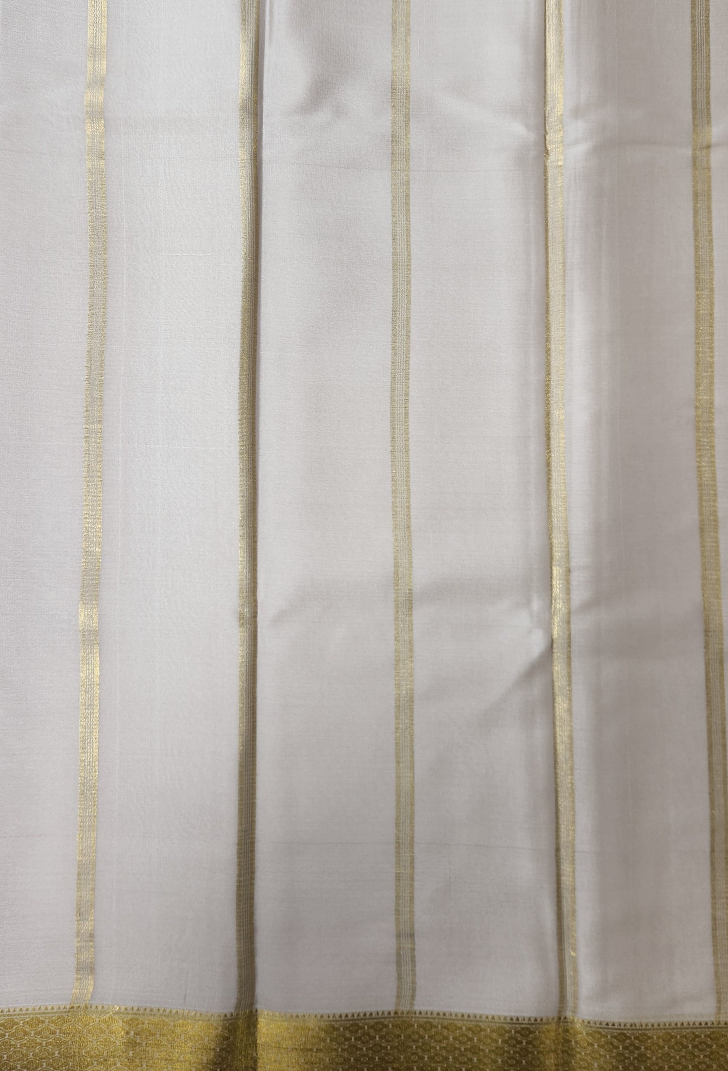 Minimalism - Pure Crepe Self Saree
