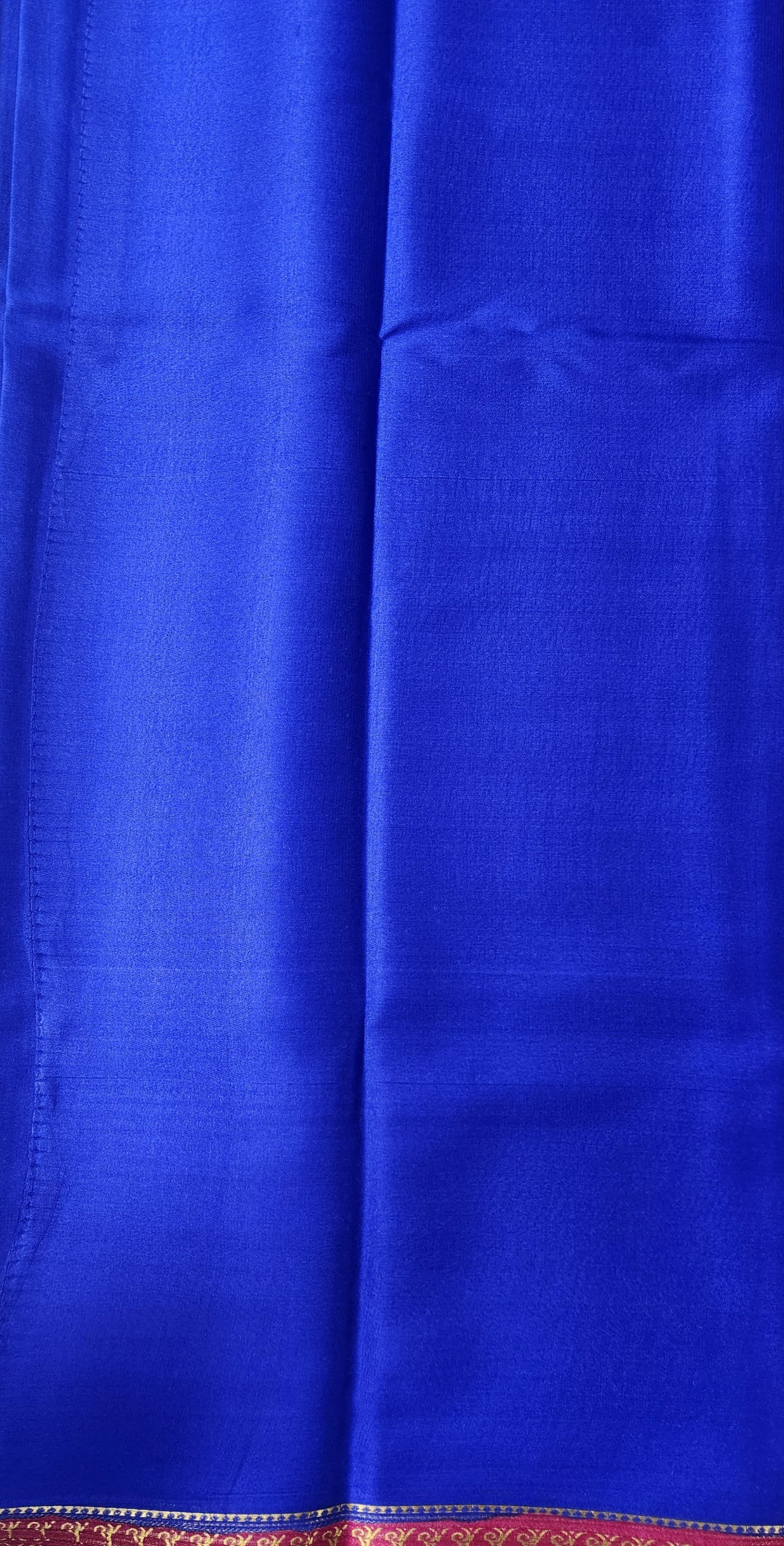 Classic Contrast: Pure Crepe Saree