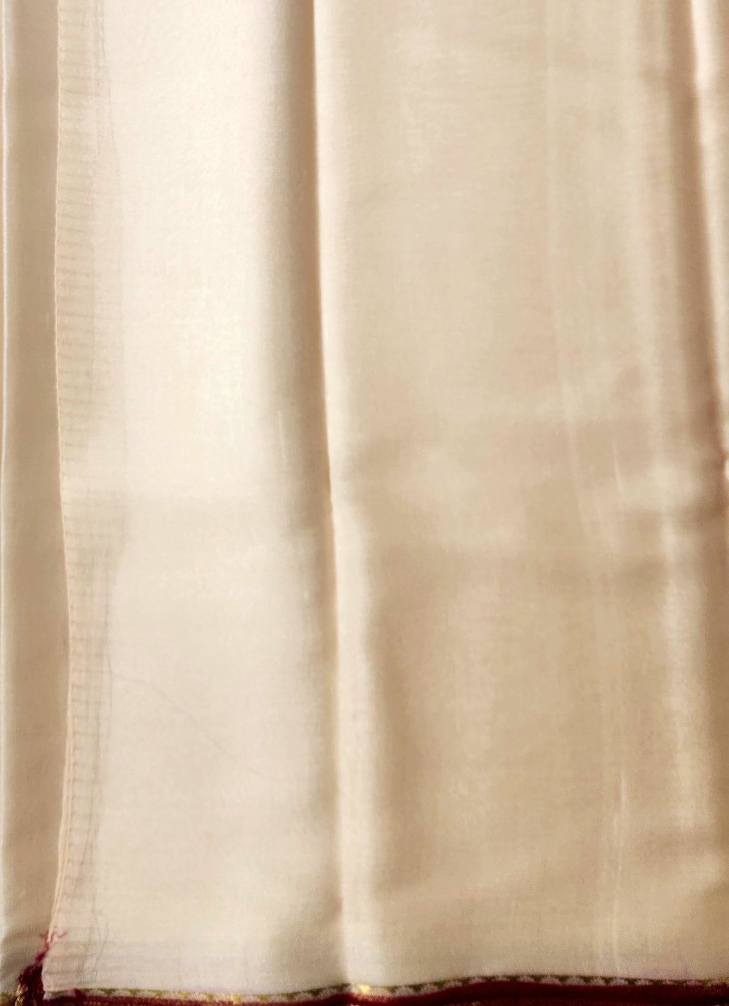 Classic Contrast: Pure Crepe Saree
