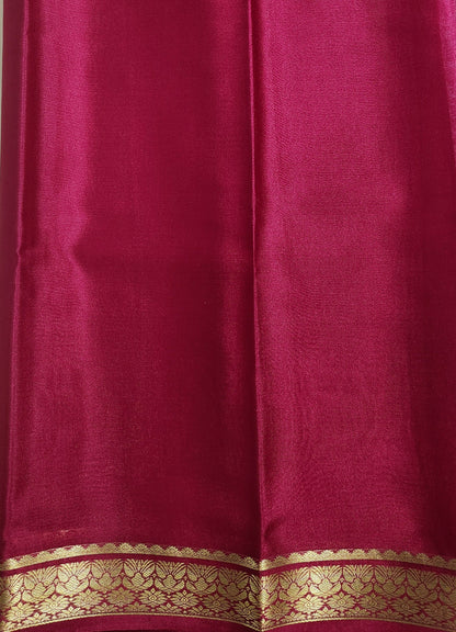 Classic Contrast: Pure Crepe Saree