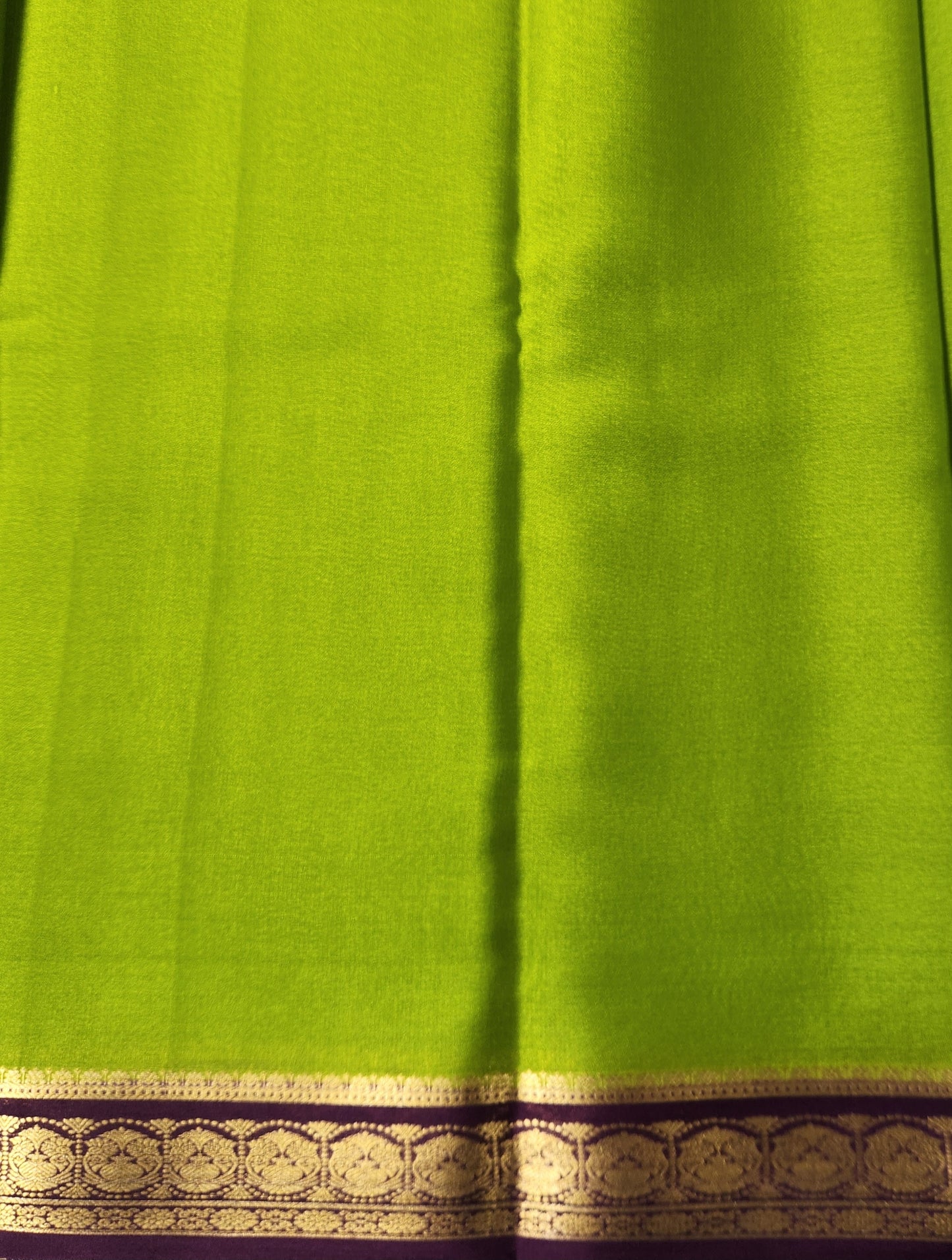 Classic Contrast: Pure Crepe Saree