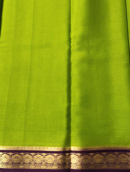 Classic Contrast: Pure Crepe Saree