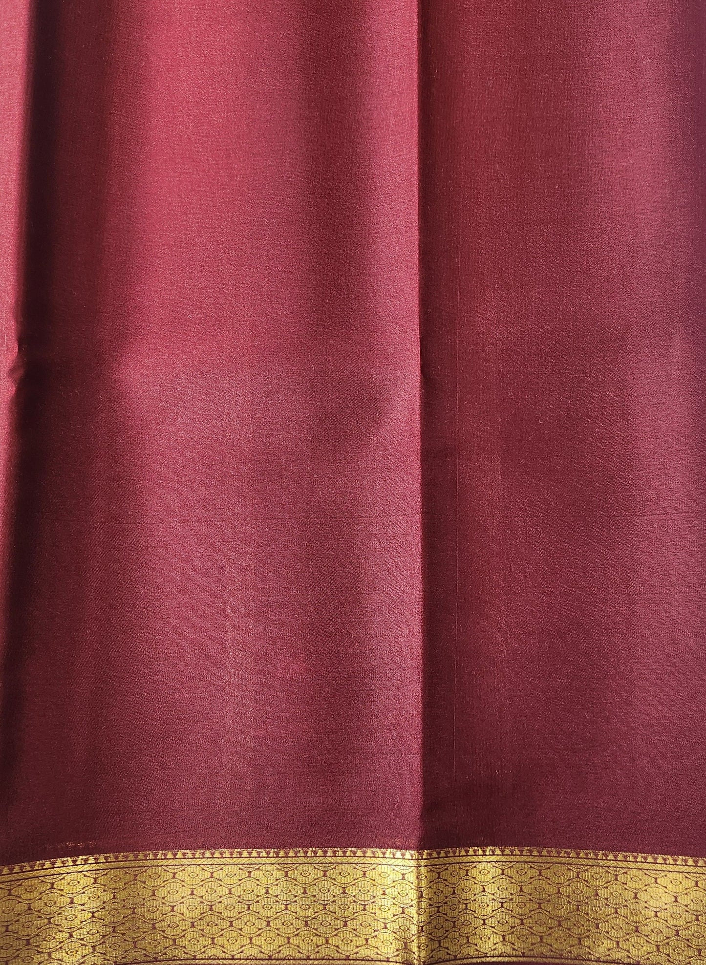 Classic Contrast: Pure Crepe Saree