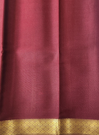 Classic Contrast: Pure Crepe Saree