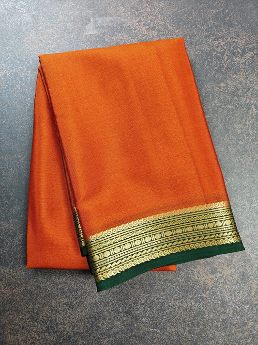 Classic Contrast: Pure Crepe Saree
