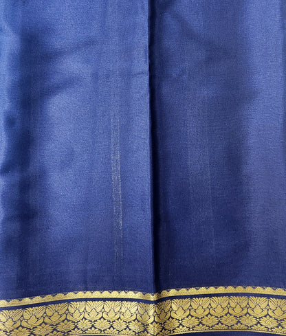 Classic Contrast: Pure Crepe Saree