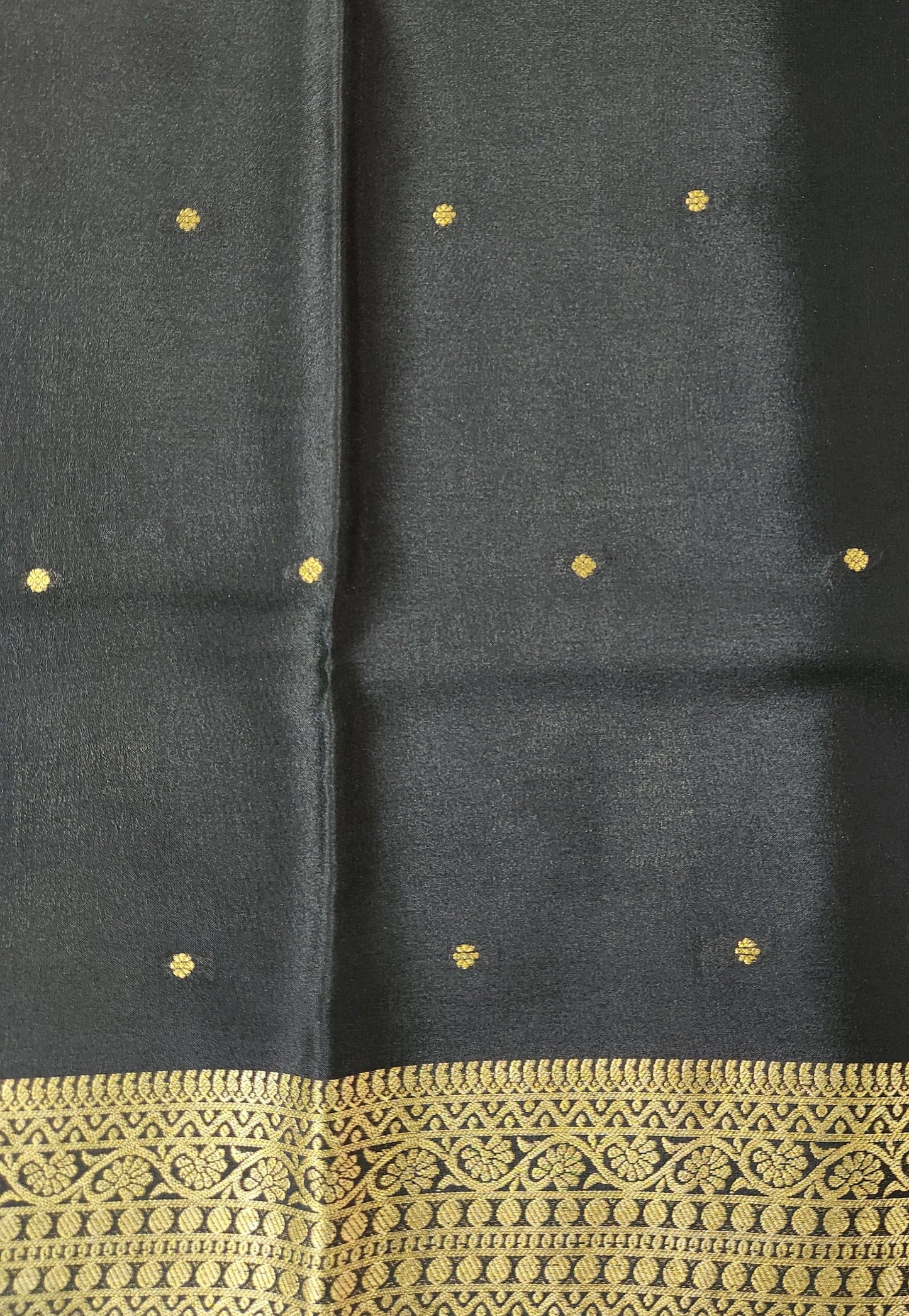 Pure Crepe Saree with small  motifs