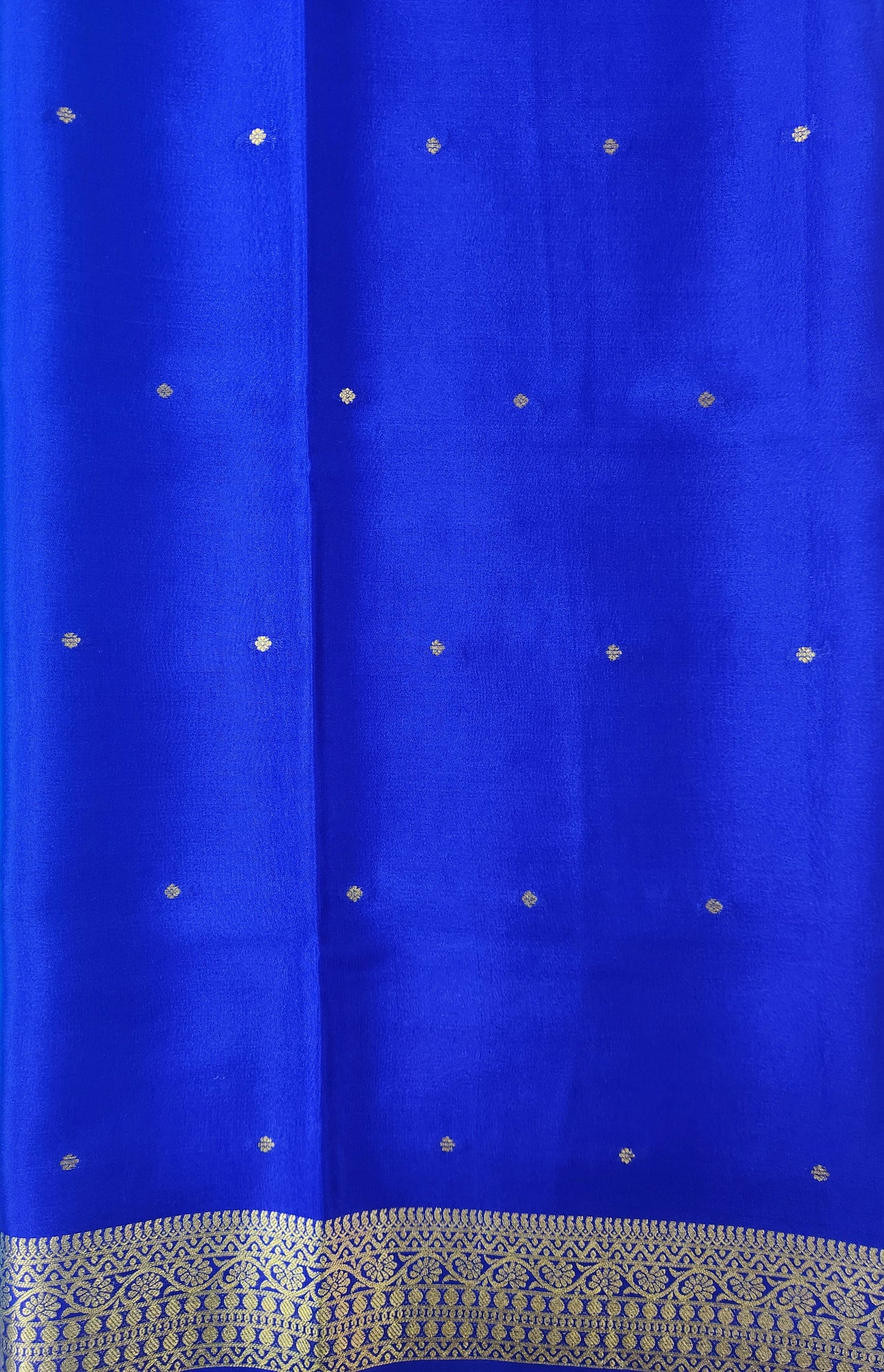 Pure Crepe Saree with small  motifs