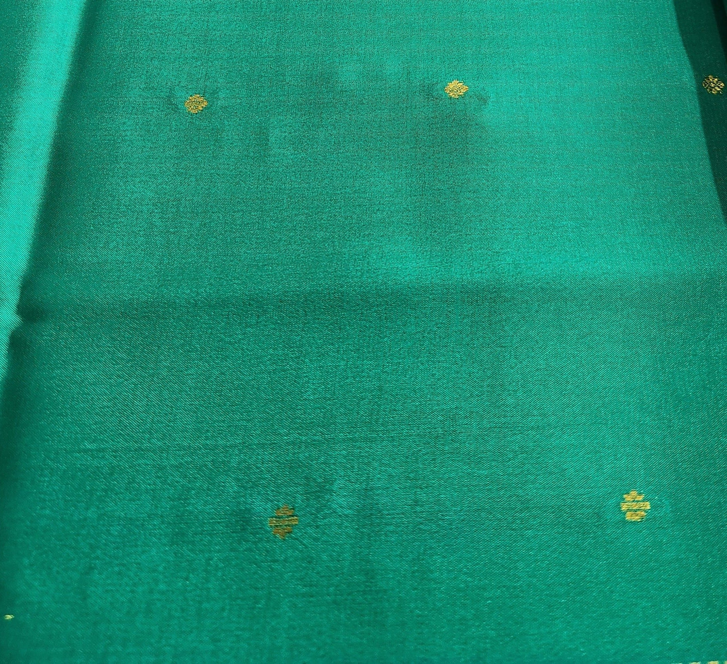 Pure Crepe Saree with small  motifs