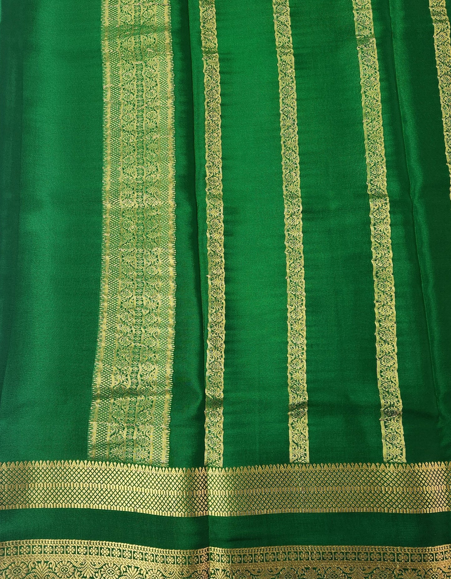 Pure Crepe saree with Bentex border