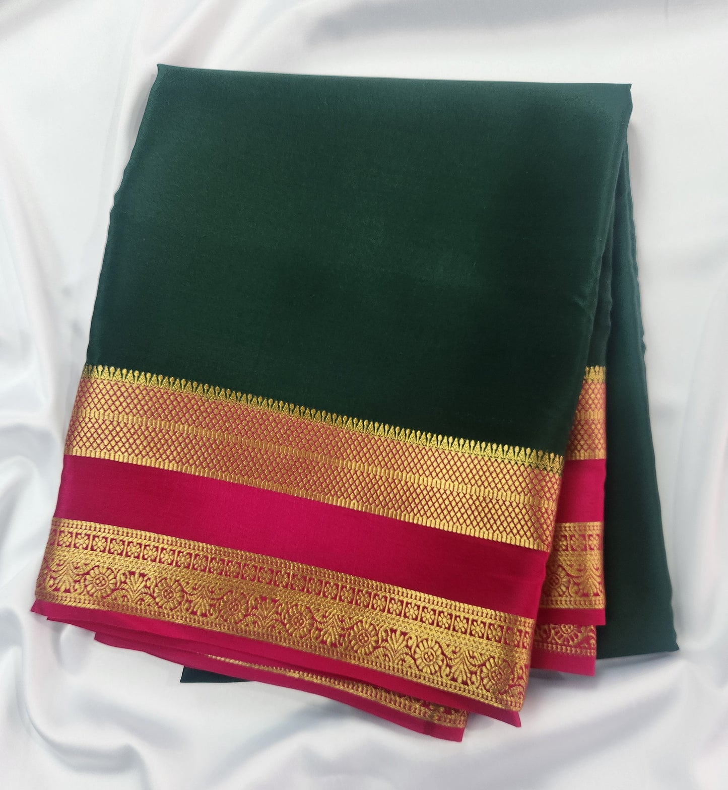 Pure Crepe saree with Bentex border