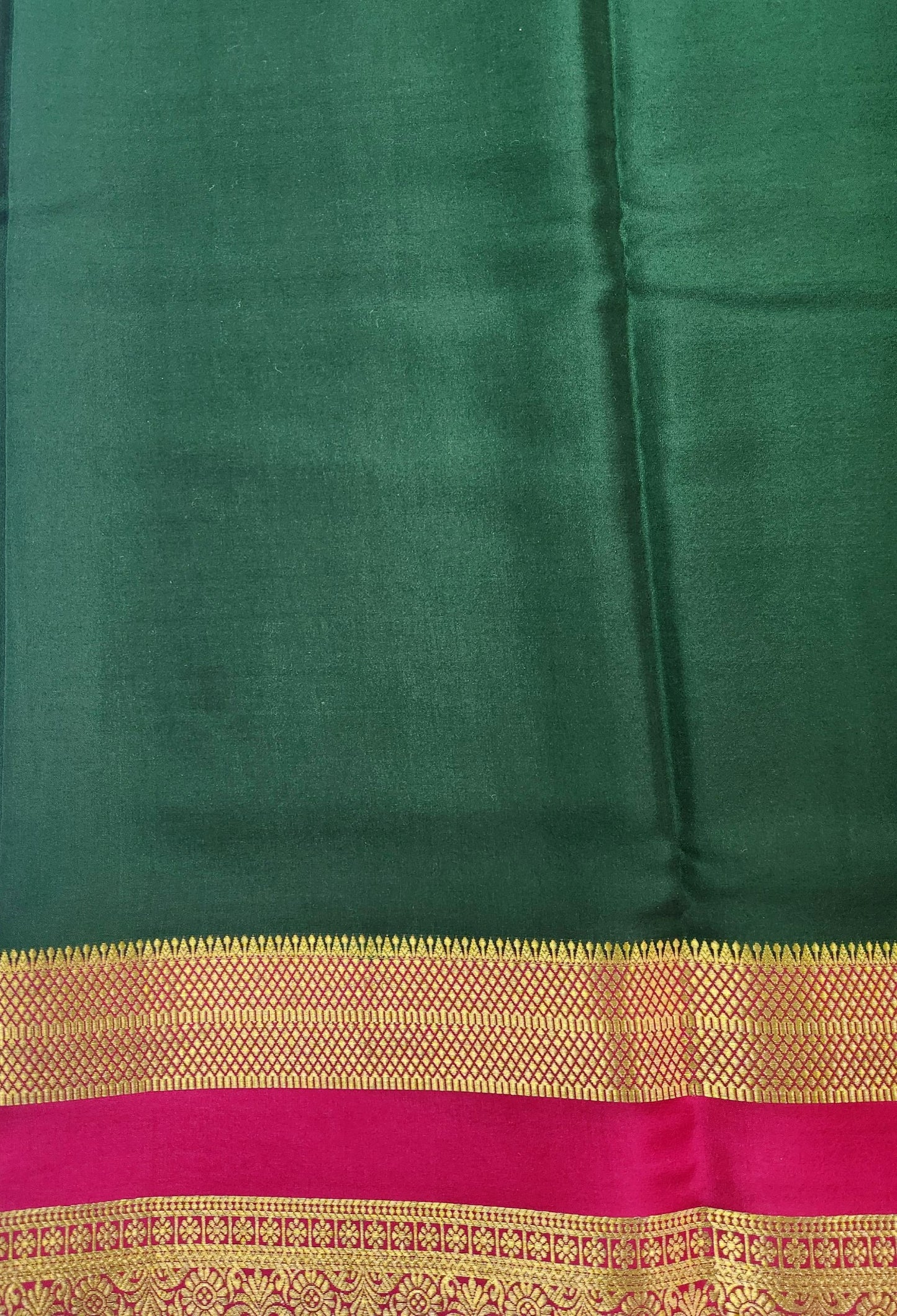 Pure Crepe saree with Bentex border