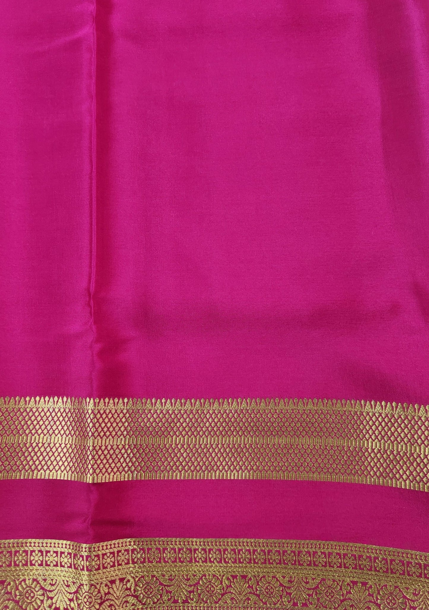 Pure Crepe saree with Bentex border