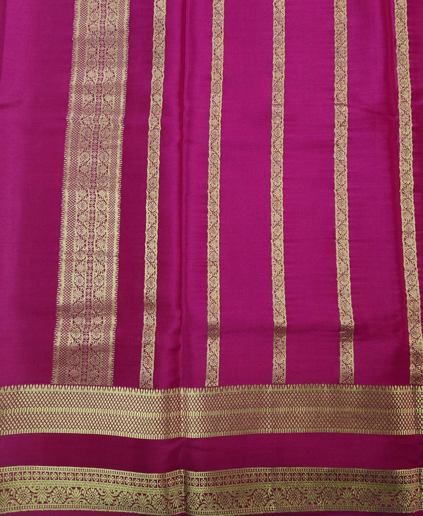 Pure Crepe saree with Bentex border