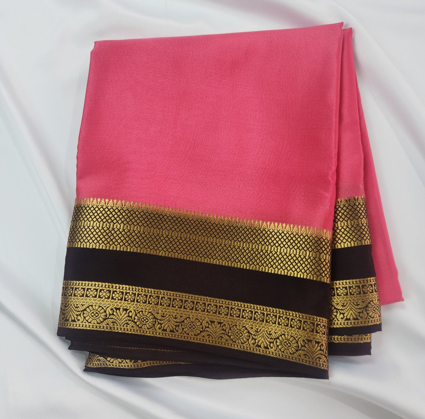 Pure Crepe saree with Bentex border
