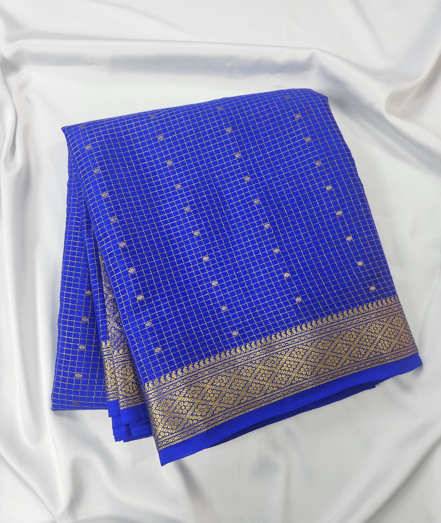 Golden Grid Elegance - Pure Crepe 100grams saree