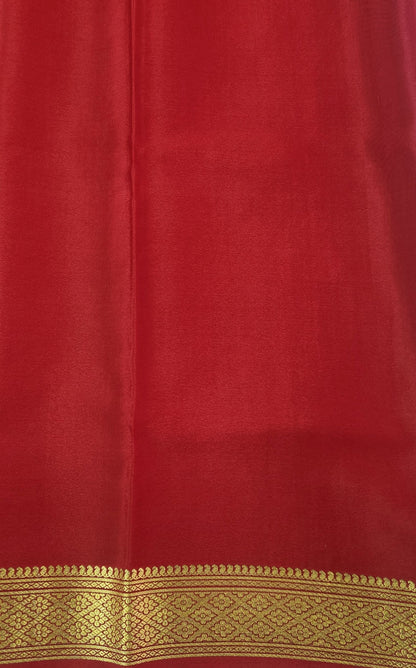 Golden Grid Elegance - Pure Crepe 100grams saree