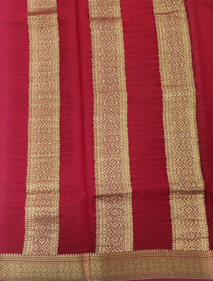 Golden Grid Elegance - Pure Crepe 100grams saree