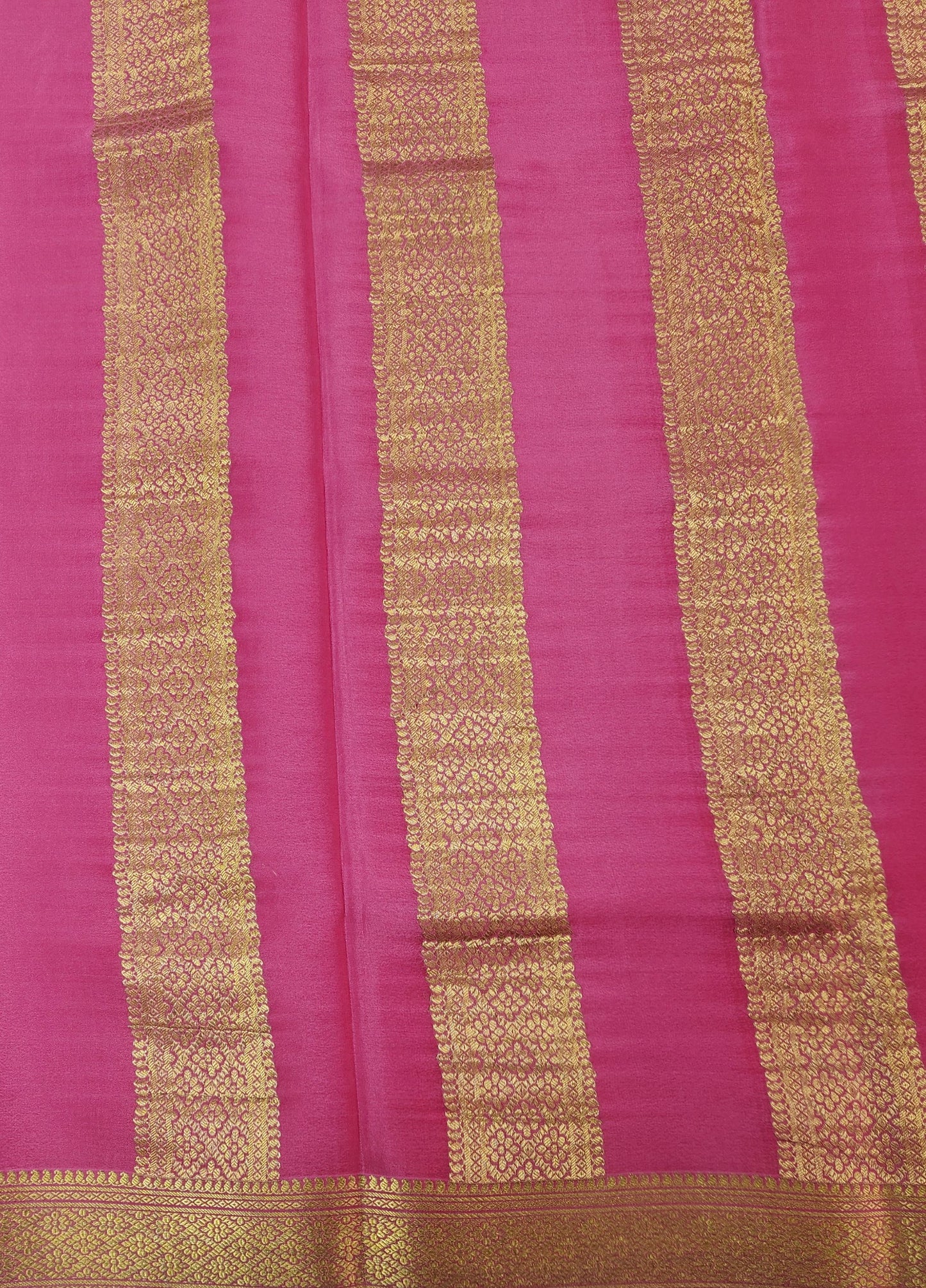 Golden Grid Elegance - Pure Crepe 100grams saree