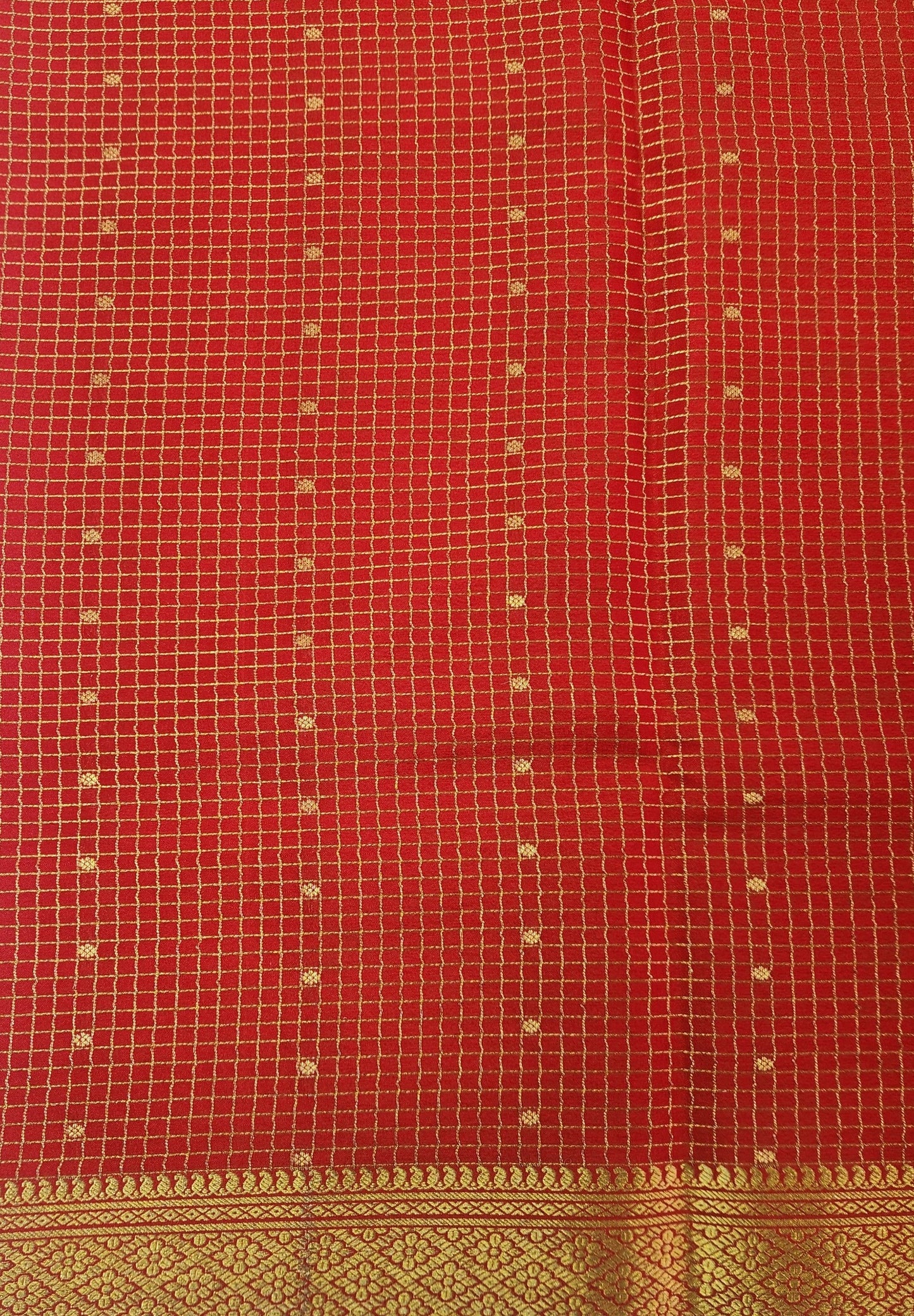 Golden Grid Elegance - Pure Crepe 100grams saree