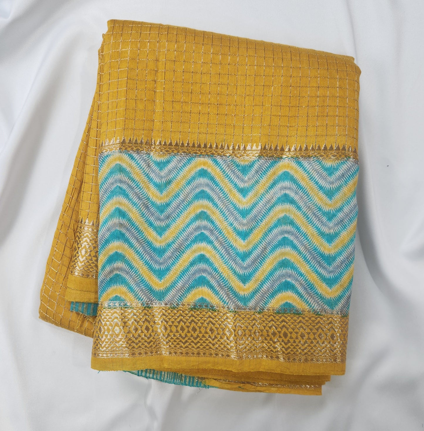 Waves & Weaves - Printed Saree