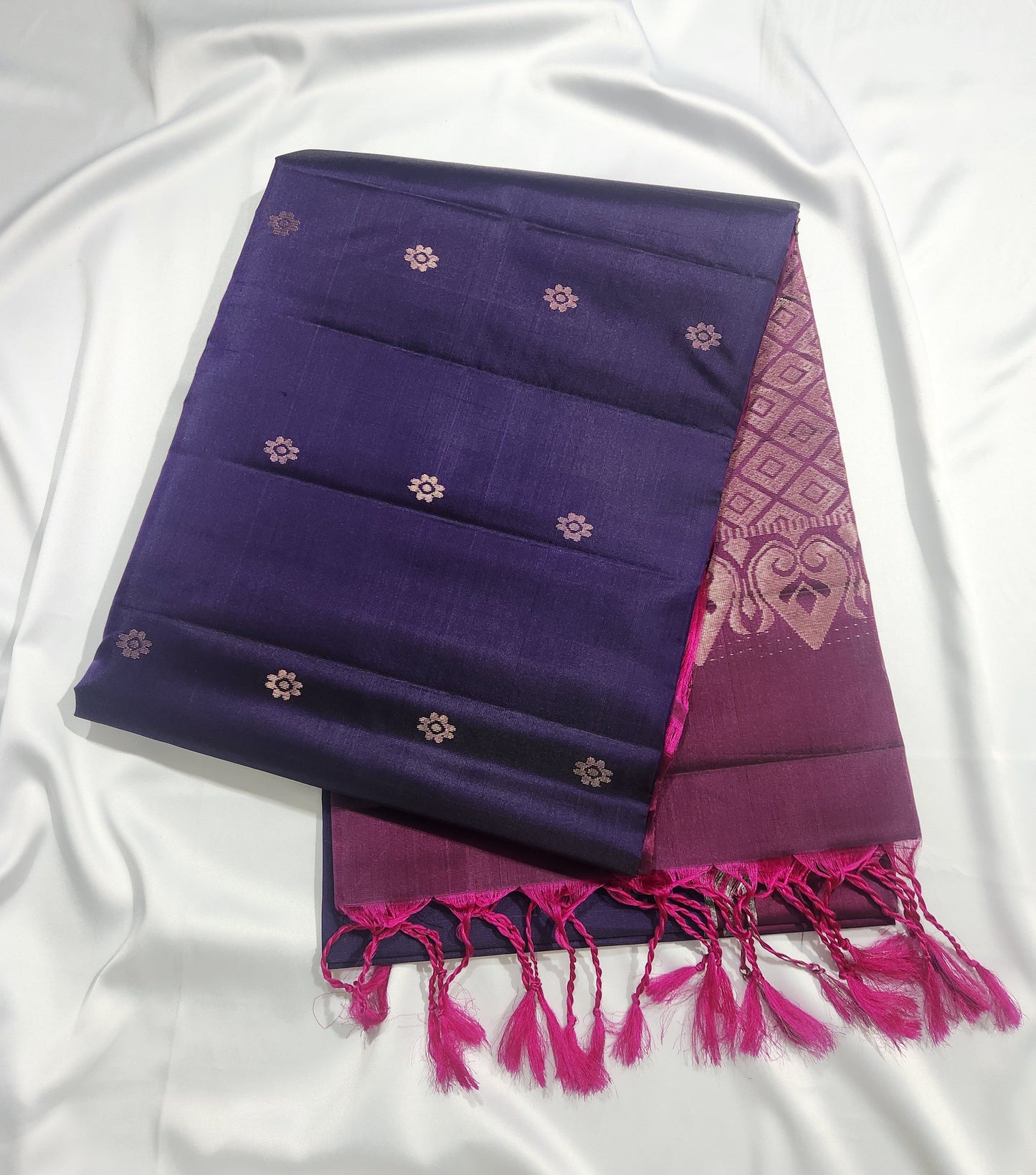 The Motif Classic - Handloom saree with bentex border