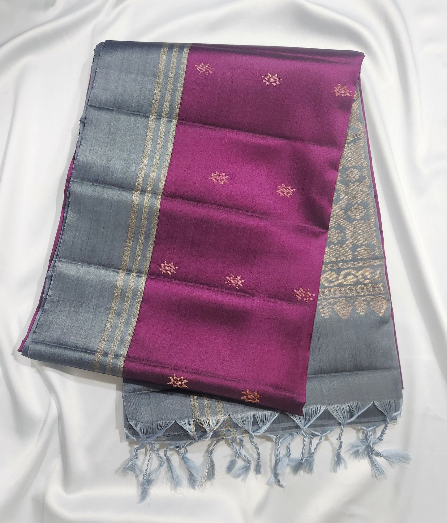 The Motif Classic - Handloom saree with bentex border