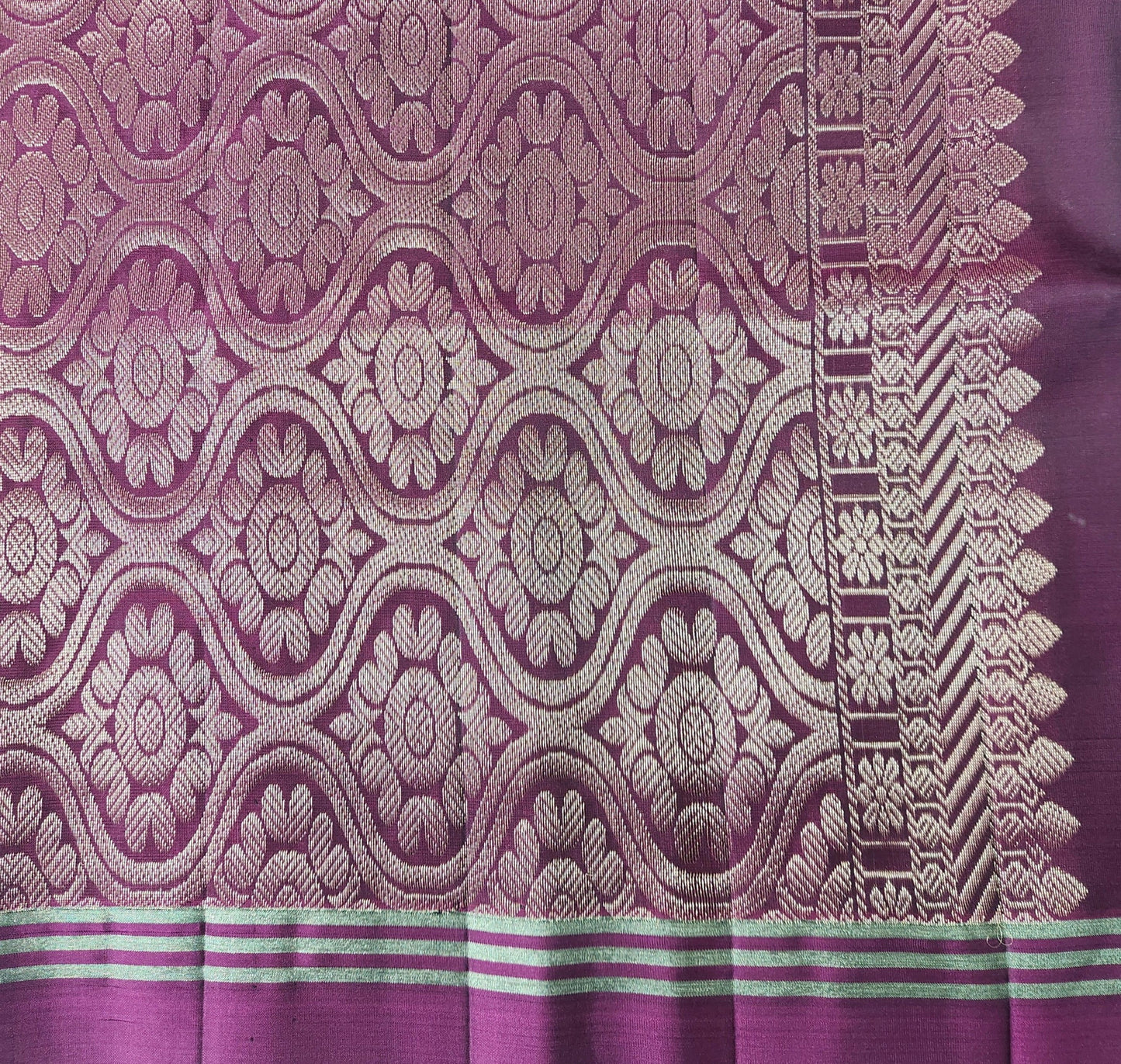 The Motif Classic - Handloom saree with bentex border